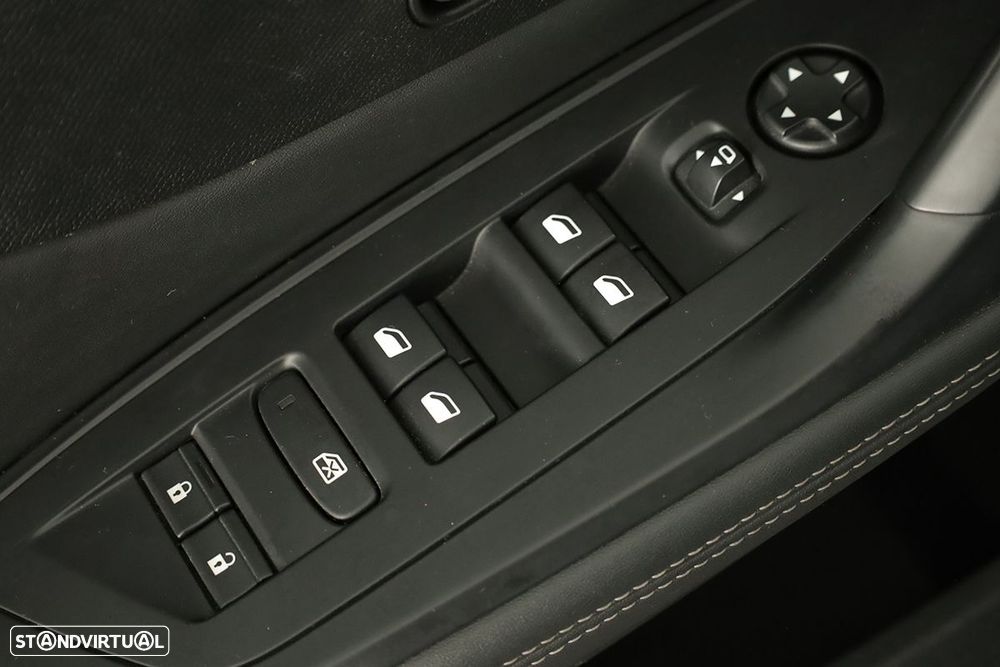 Peugeot 308 1.2 PureTech Allure EAT8 - 19