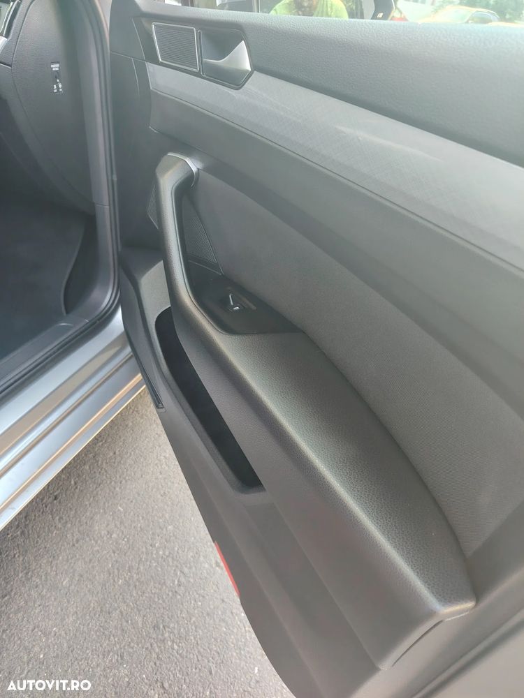 Volkswagen Passat 2.0 TDI SCR DSG Business - 8