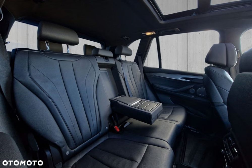 BMW X5 M M50d - 11