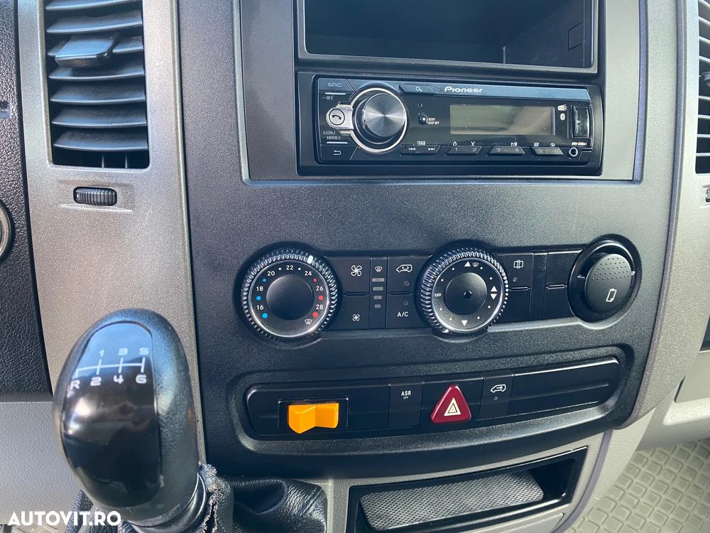 Mercedes-Benz SPRINTER - 17