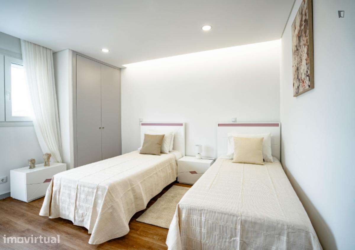 Apartamento com 3 quartos - localizado em Baixa Coimbra - Grande imagem: 2/49