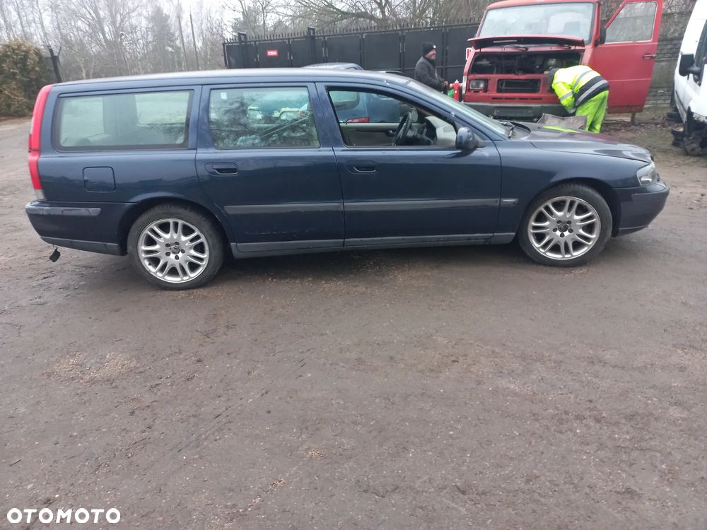 Volvo V70 2.4 Diesel 01r 416-26 wszystkie części maska zderzak lampa - 3