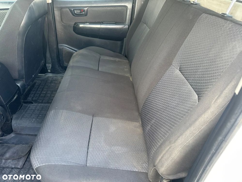 Toyota Hilux 2.5 D-4D DLX - 16