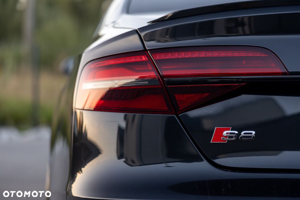 Audi S8 - 7