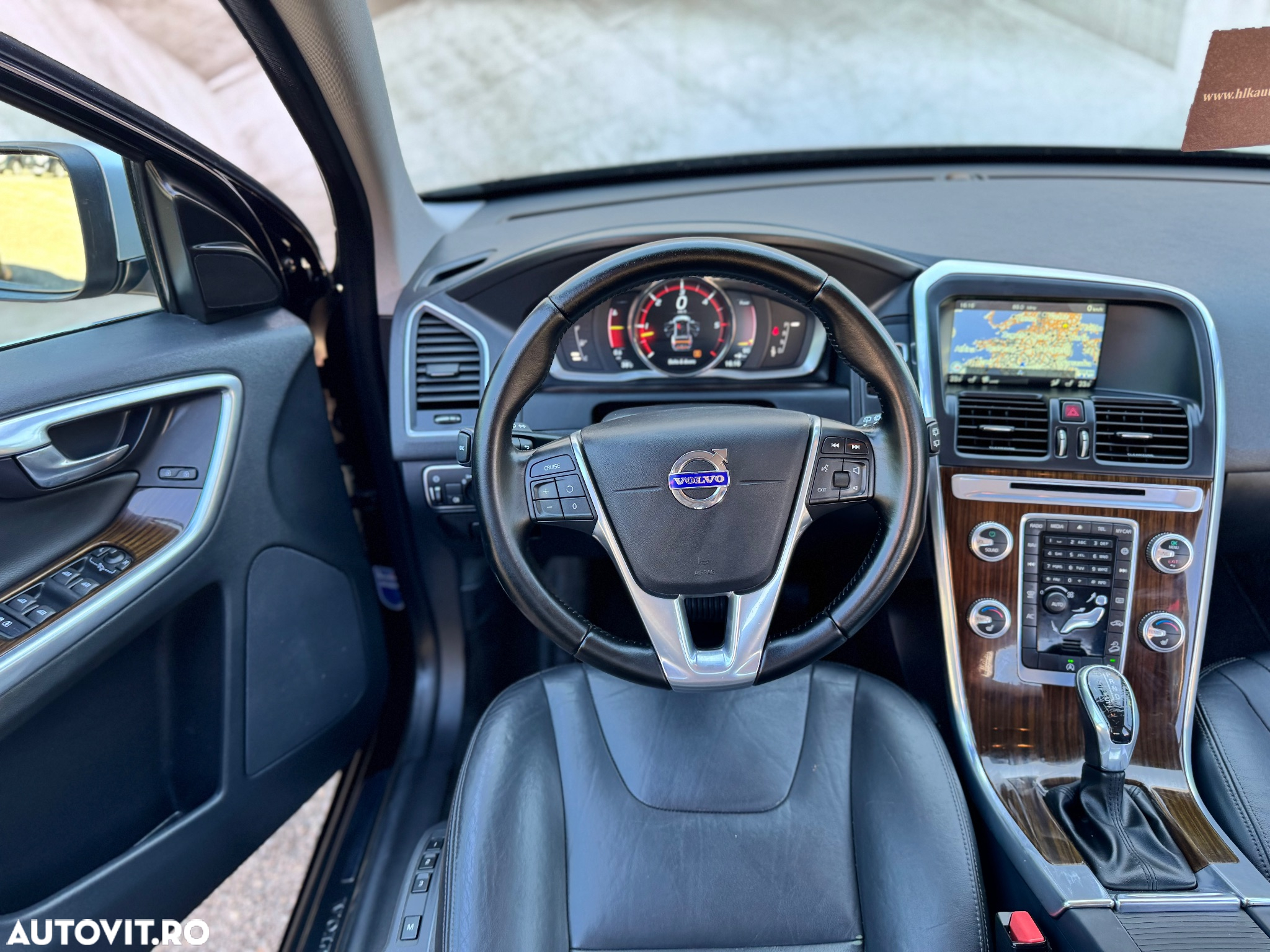 Volvo XC 60 D5 AWD Geartronic Summum - 10