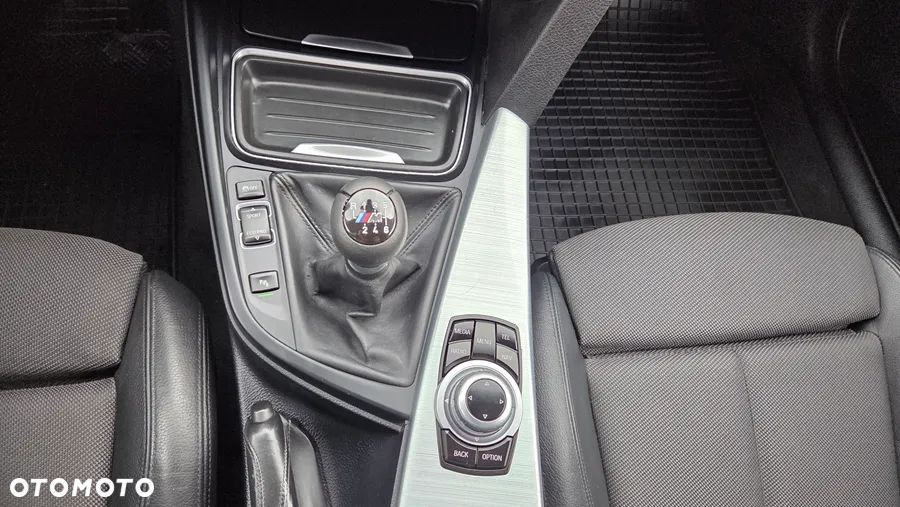 BMW Seria 3 320d Efficient Dynamics Edition Sport Line - 30