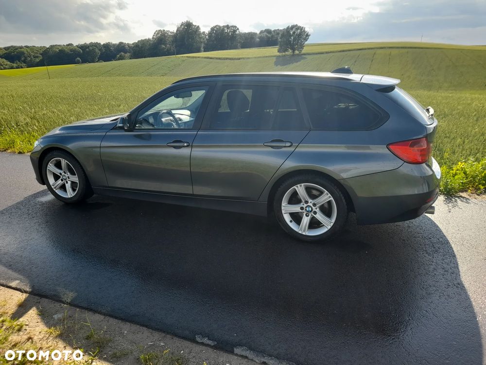 BMW Seria 3 320d Efficient Dynamics - 12