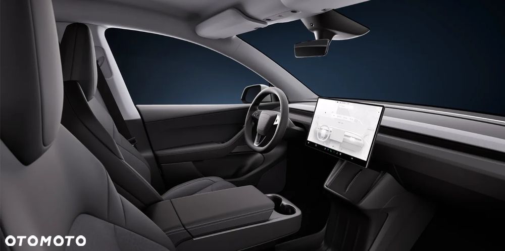 Tesla Model Y - 12