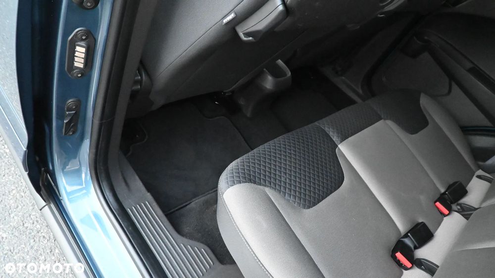 Ford Tourneo Courier 1.0 EcoBoost Titanium - 28