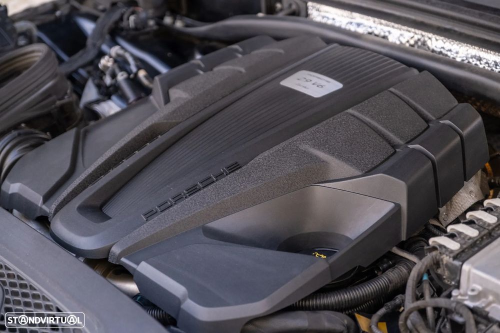 Porsche Macan Turbo PDK - 2