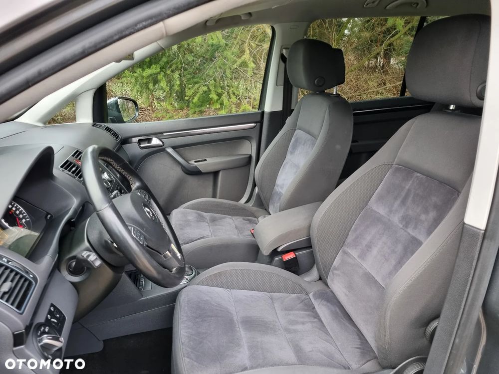 Volkswagen Touran 2.0 TDI DPF Highline DSG - 15