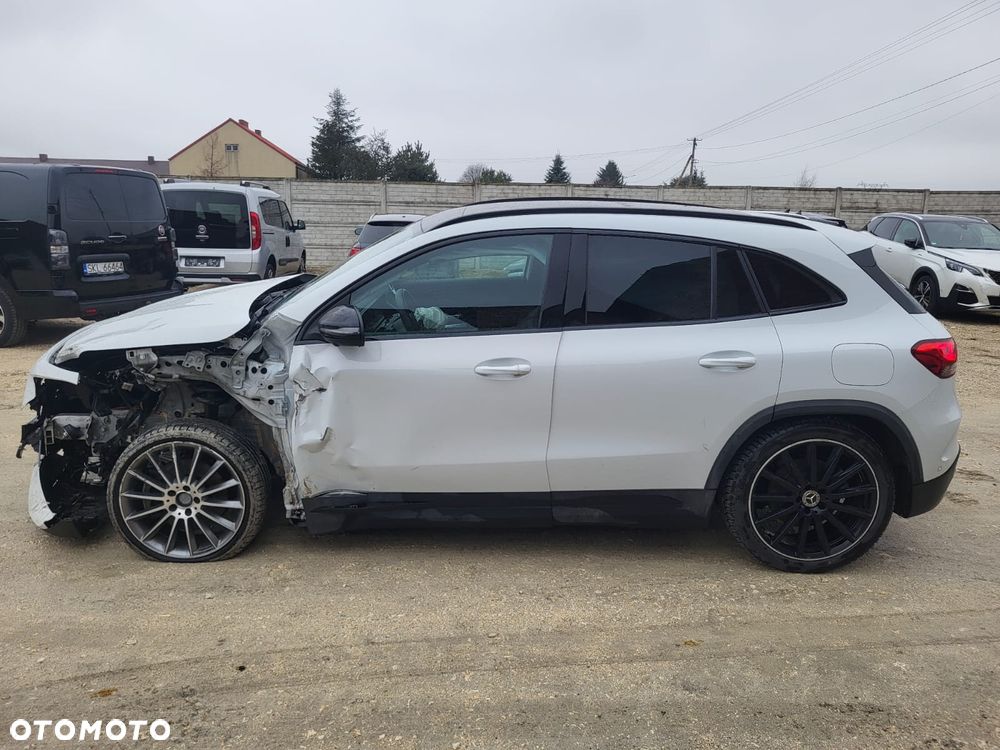 Mercedes-Benz GLA 220 d 4Matic 8G-DCT AMG Line - 1