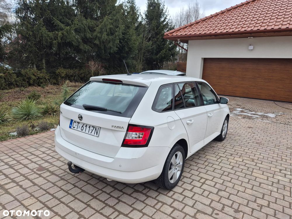 Skoda Fabia 1.2 TSI Active - 4