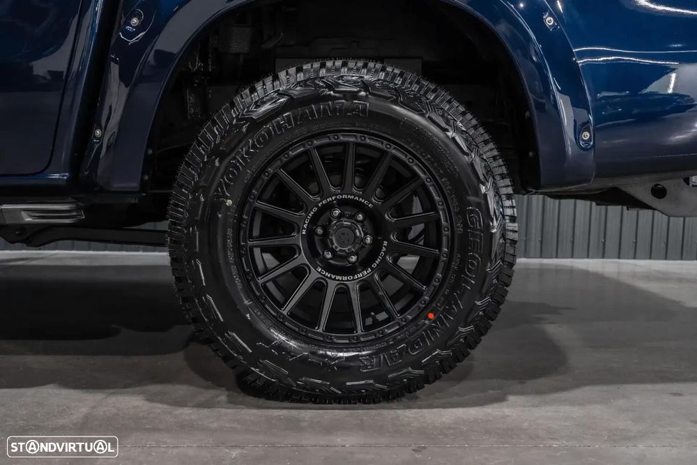 Mercedes-Benz X 250 - 35