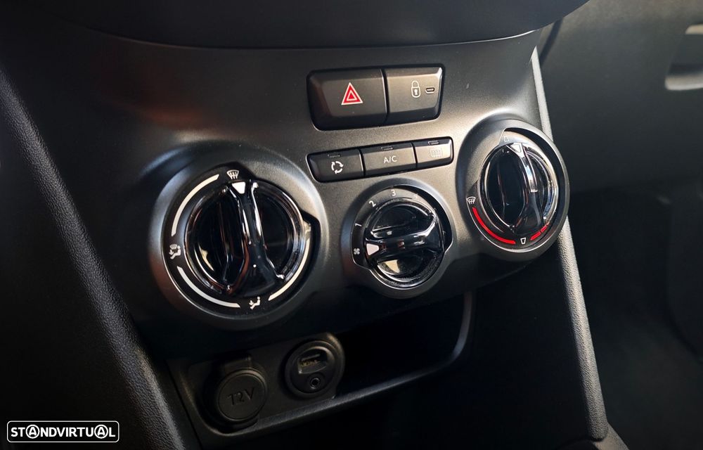 Peugeot 208 1.4 HDi SE Style - 21