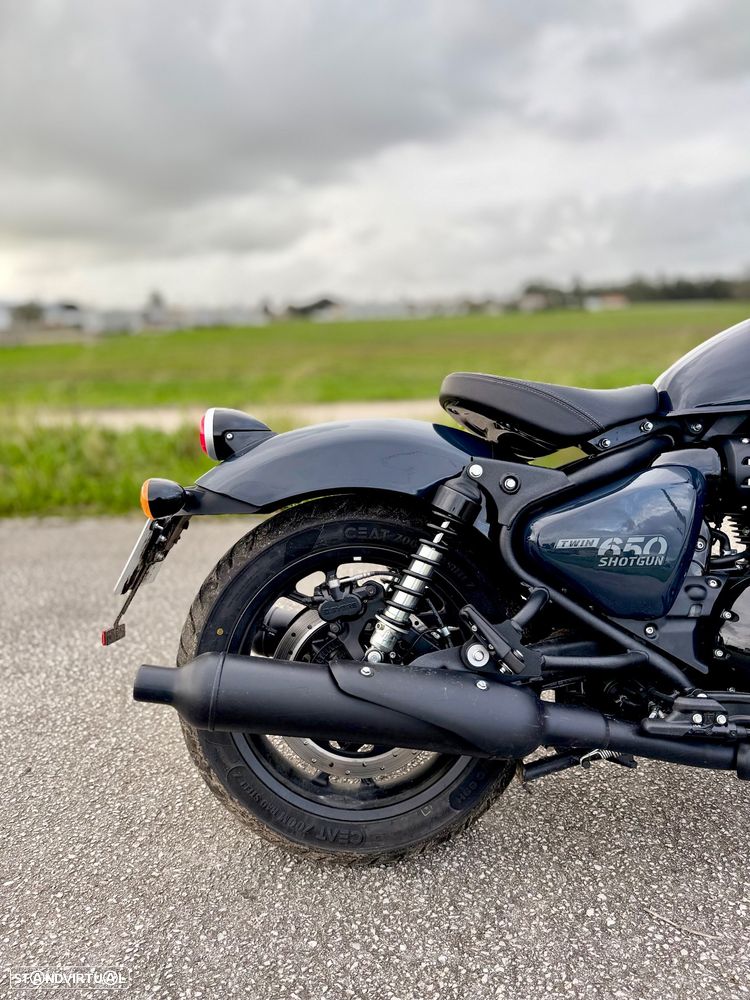 Royal Enfield Model G Shotgun 650 - 15