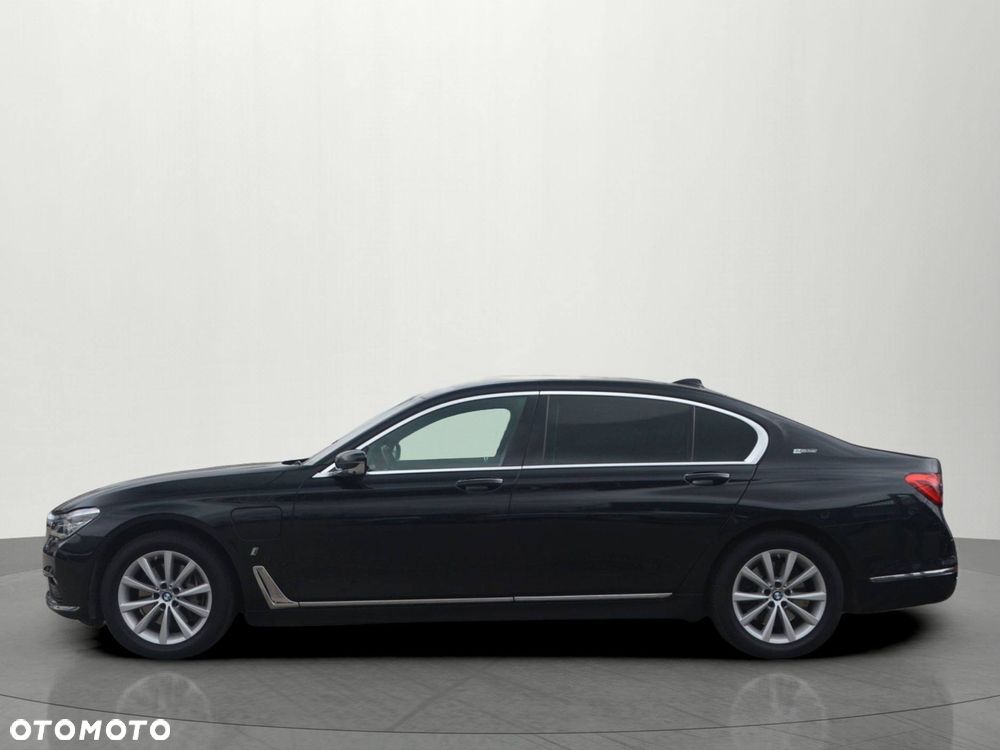 BMW Seria 7 740Le xDrive iPerformance - 3