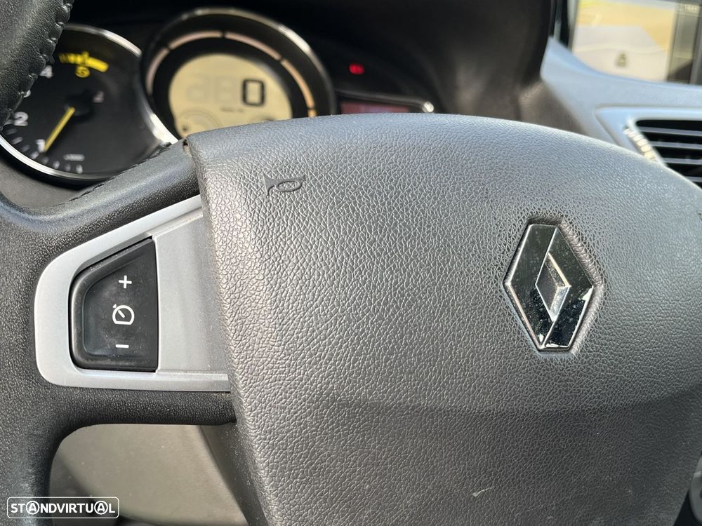 Renault Mégane Sport Tourer - 11