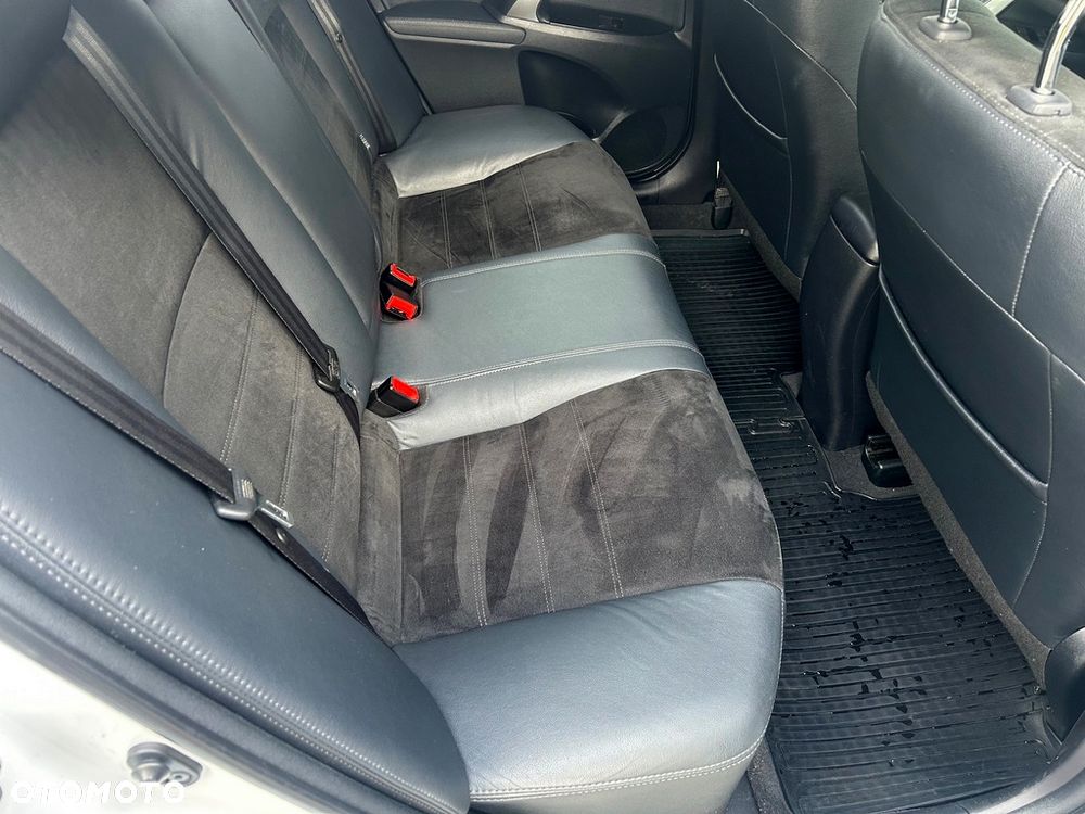 Toyota Avensis Touring Sports 1.8 Business Edition - 26