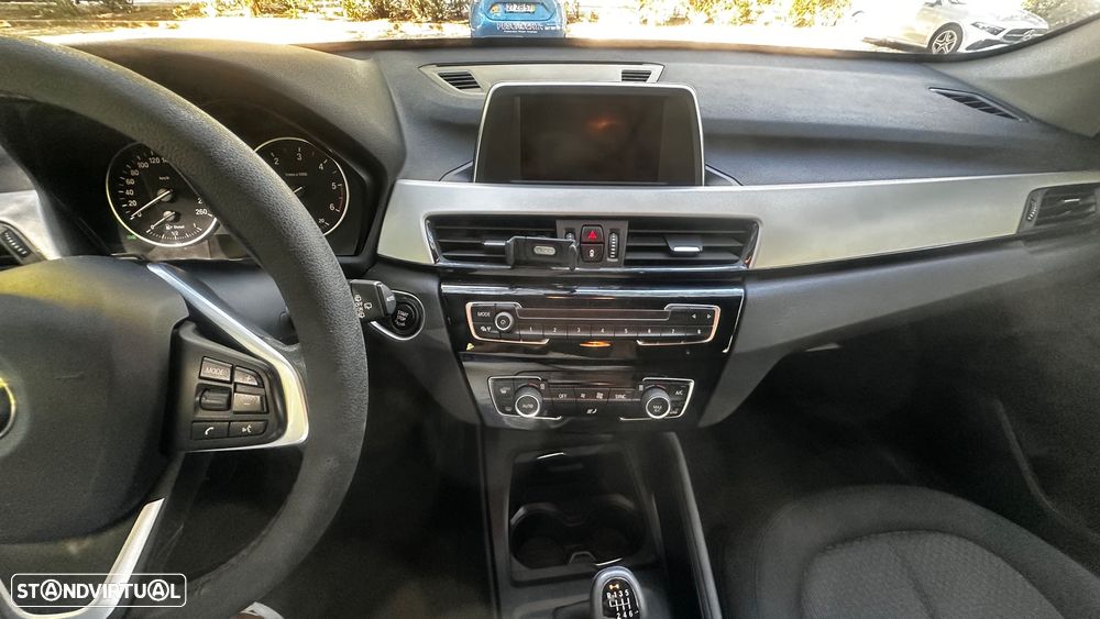 BMW X1 16 d sDrive Line Sport - 16