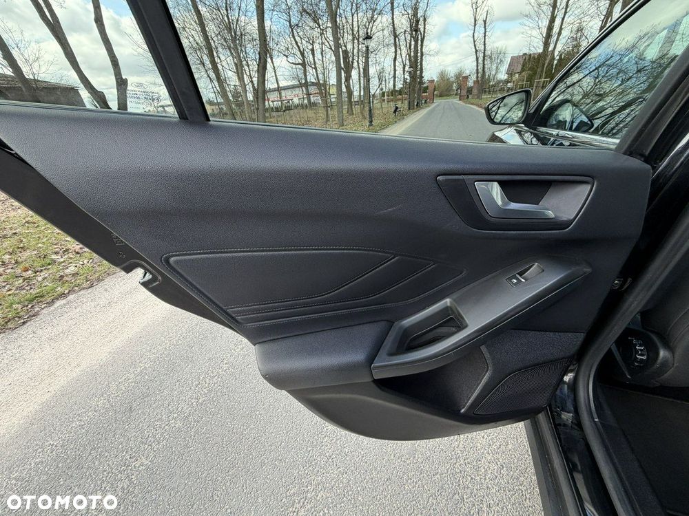 Ford Focus - 23