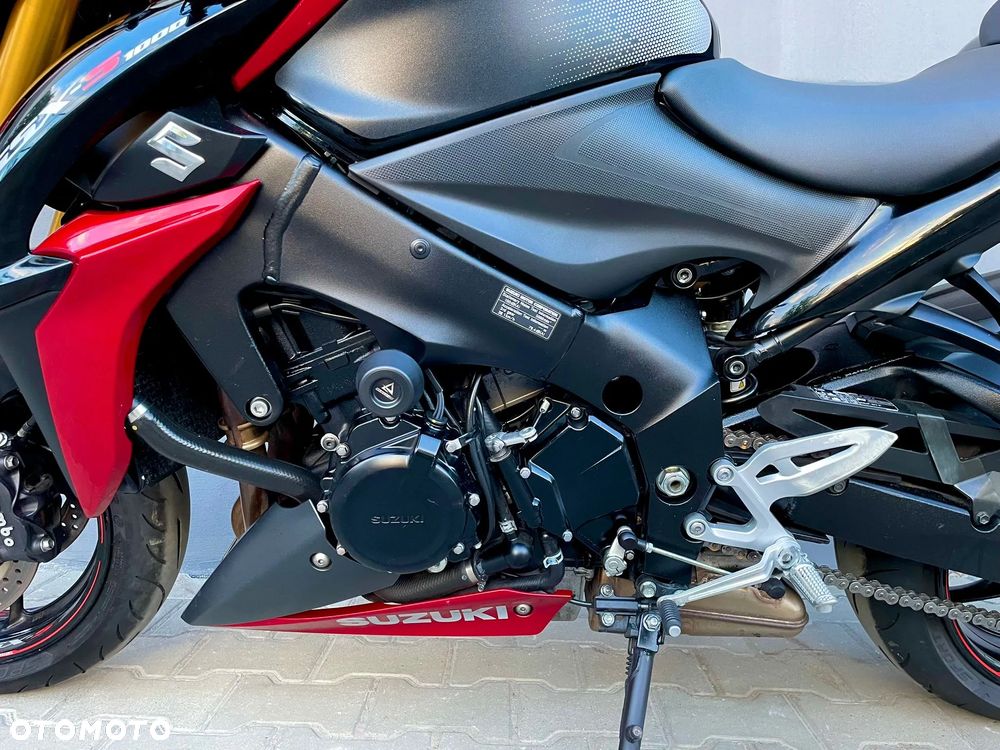 Suzuki GSX - 10