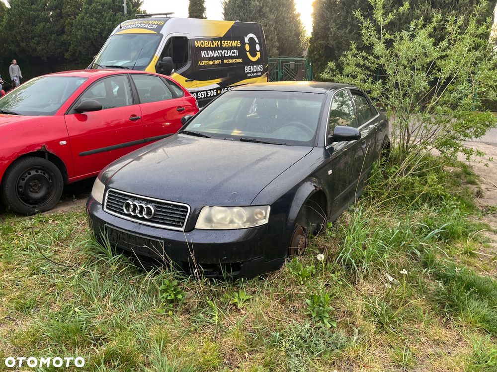 Audi A4 Limousine - 1
