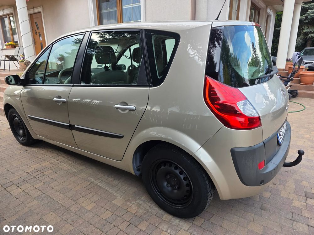 Renault Scenic 1.6 16V Luxe Privilege - 8