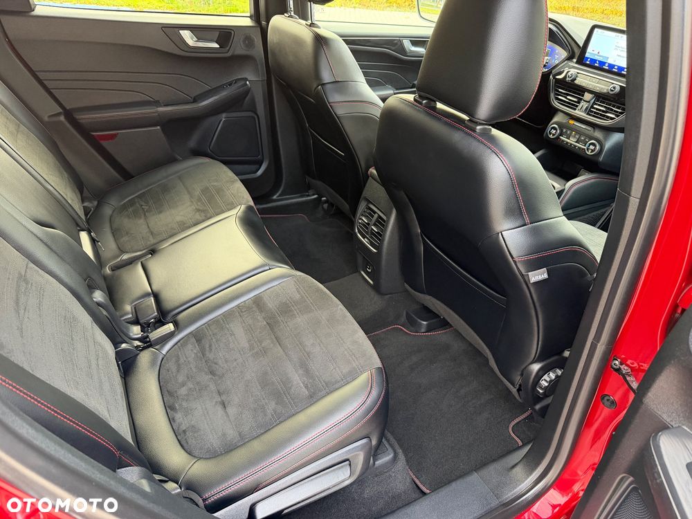 Ford Kuga 2.5 Duratec PHEV ST-LINE X - 29
