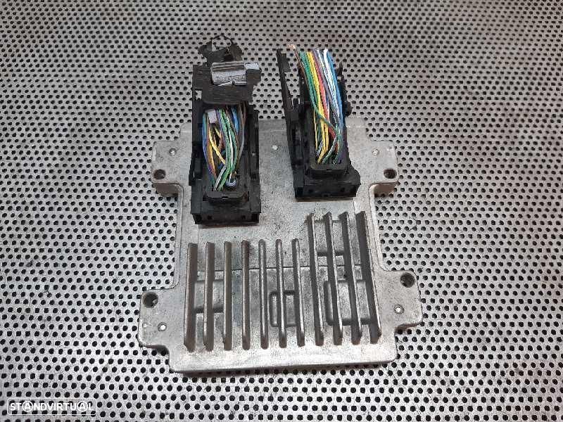 CENTRALINA DO MOTOR UCE OPEL CORSA E - 1