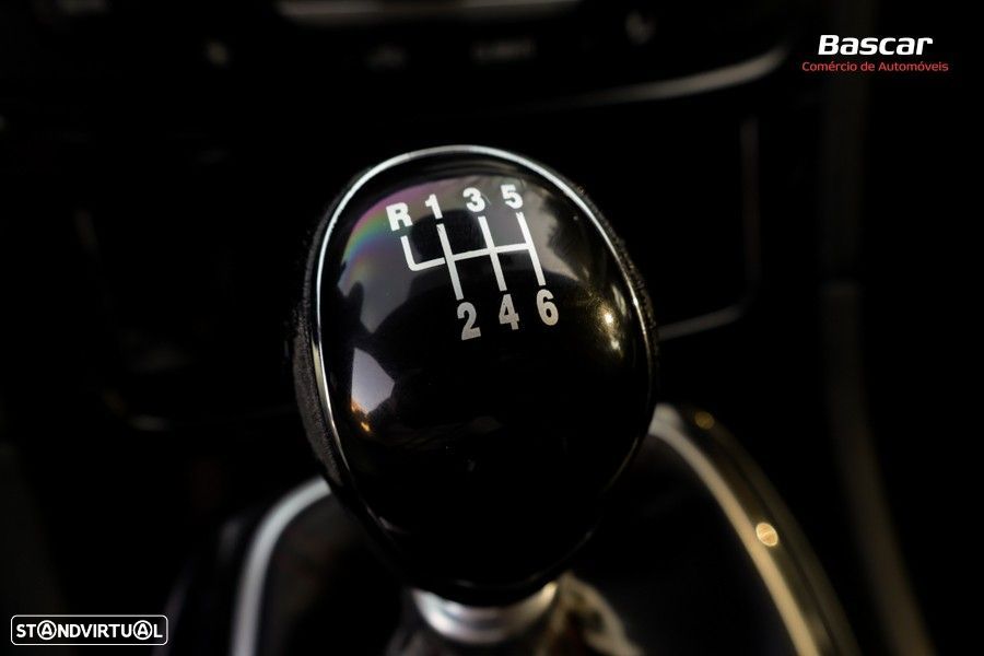 Ford S-Max 2.0 TDCi Titanium 7L - 25