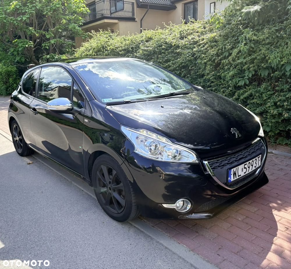 Peugeot 208 1.6 BlueHDi Allure S&S - 1