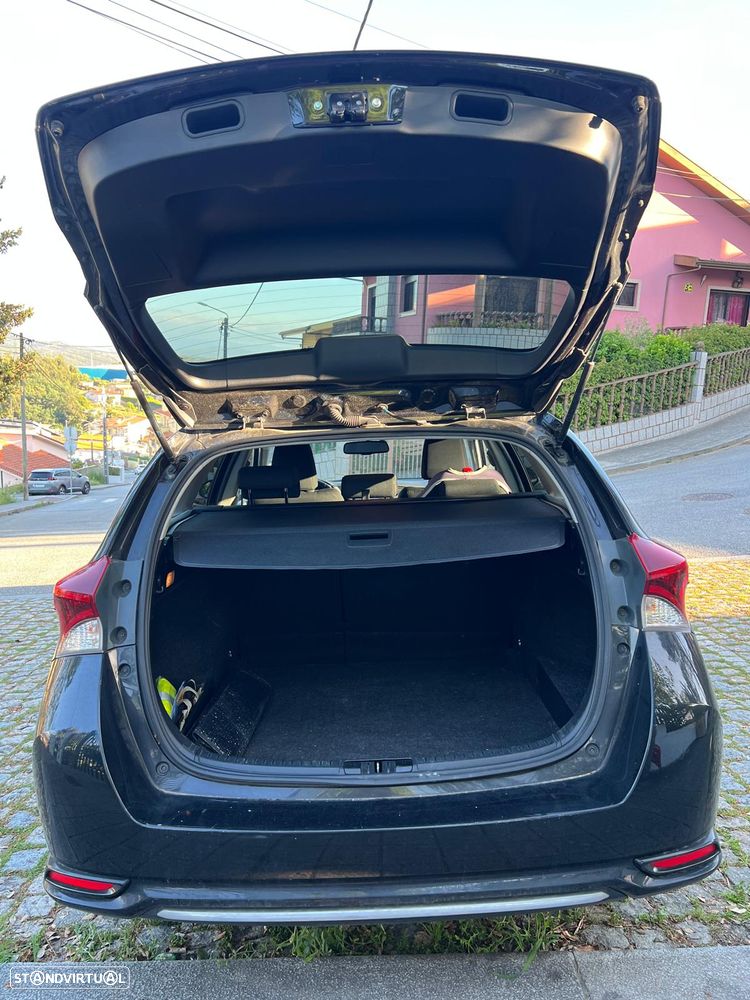 Toyota Auris Touring Sports 1.8 HSD Comfort - 23