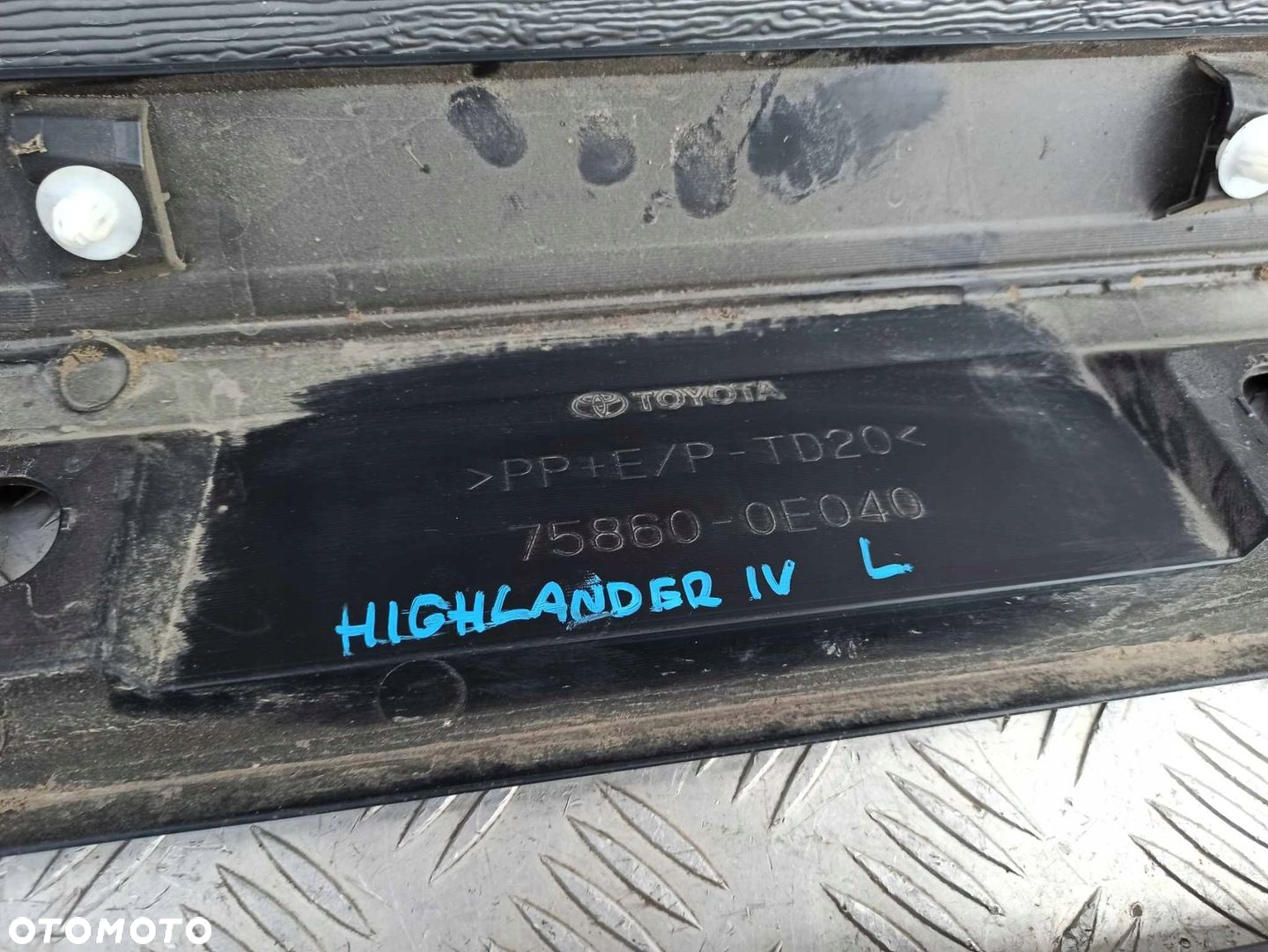 TOYOTA HIGHLANDER IV LISTWA PROGOWA 75860-0E040 75850-0E040 - 6