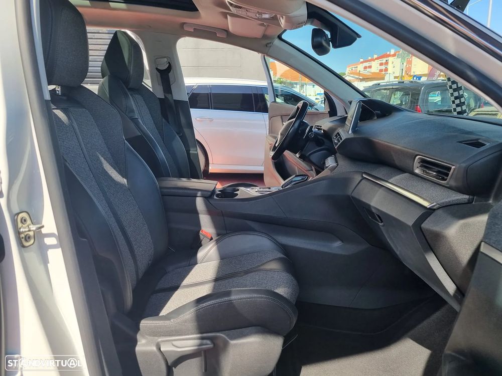 Peugeot 3008 1.2 PureTech Allure Pack EAT8 - 11