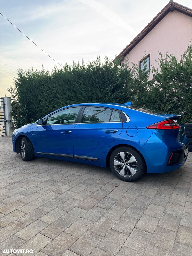 Hyundai IONIQ - 4