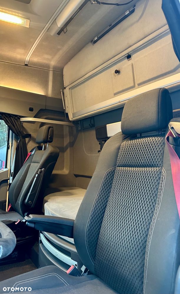 Renault T480 GLOB XXL AUTOMAT FULLSPOJLERY ACC KLIMA XENONY 2xALUTANK LODÓWKA EURO 6 2016r MOTOR:13L STANDARD ŁADNY - 10