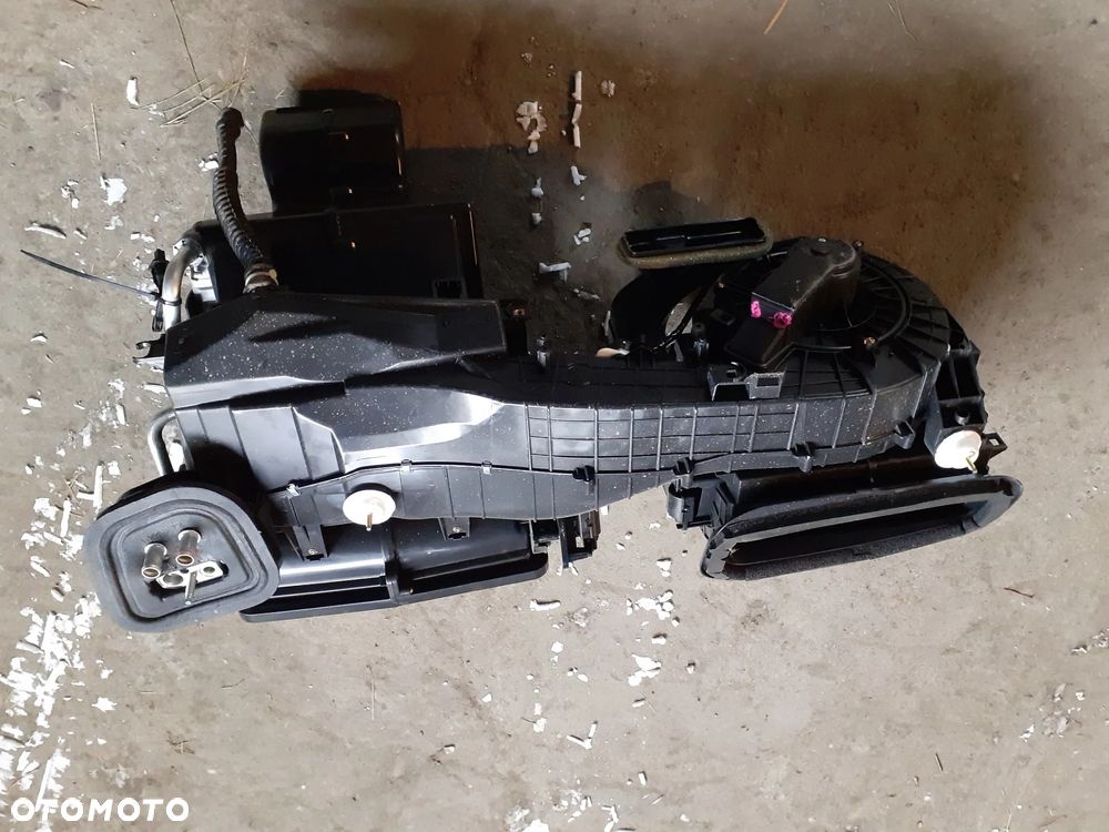 12176 Nagrzewnica Jeep Grand Cherokee WK2 - 2