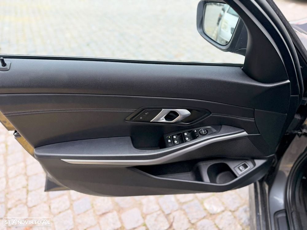 BMW 320 d Auto - 11