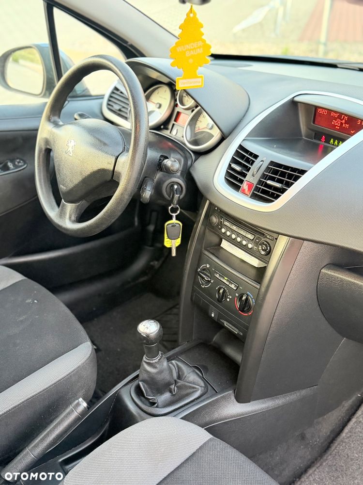 Peugeot 207 - 8