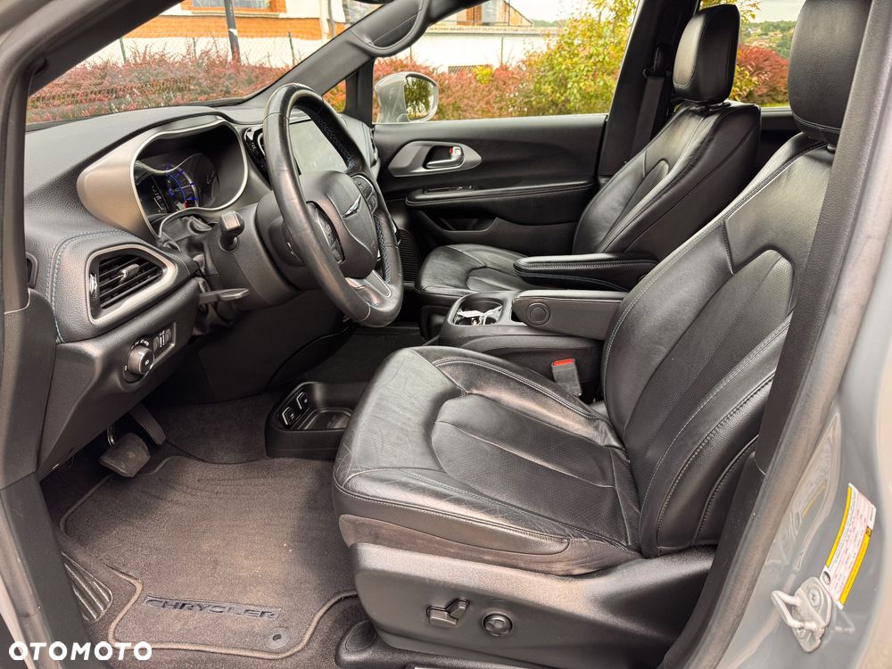 Chrysler Pacifica - 18