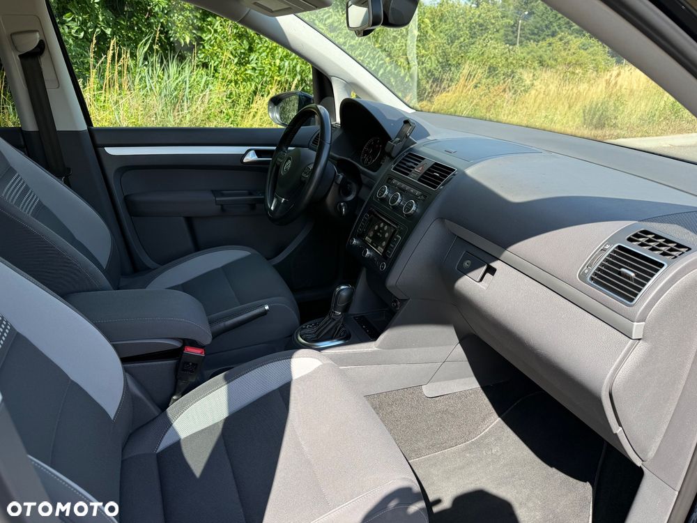 Volkswagen Touran 2.0 TDI DPF DSG Life - 17