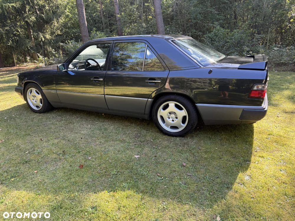 Mercedes-Benz W124 (1984-1993) - 1