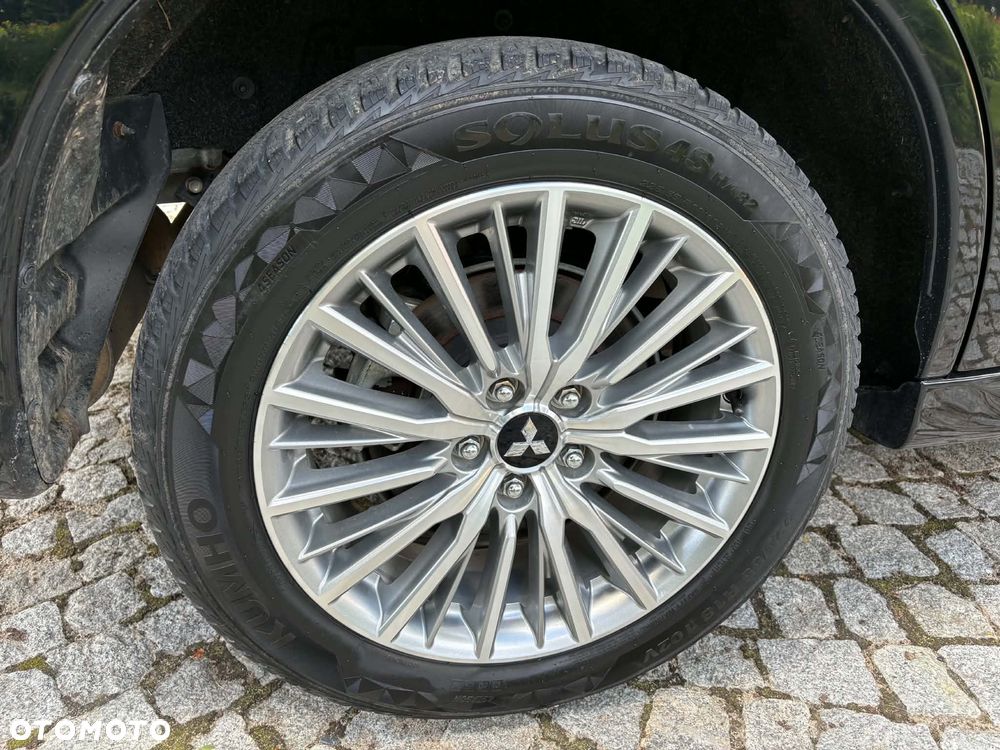 Mitsubishi Outlander - 32