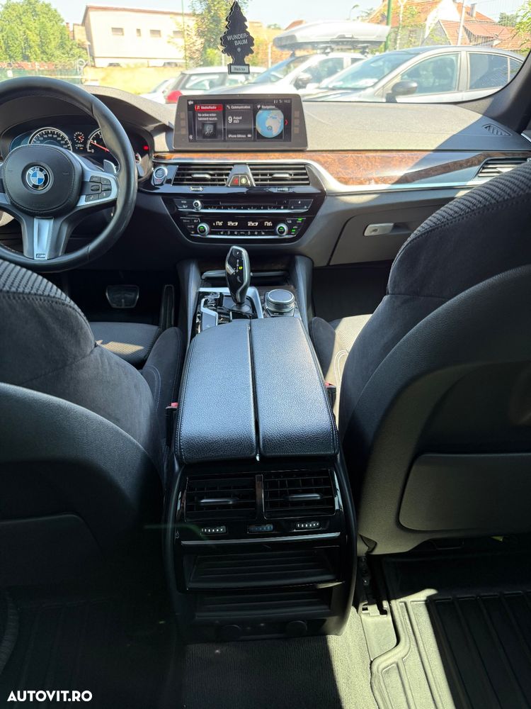 BMW Seria 5 530i xDrive AT - 11