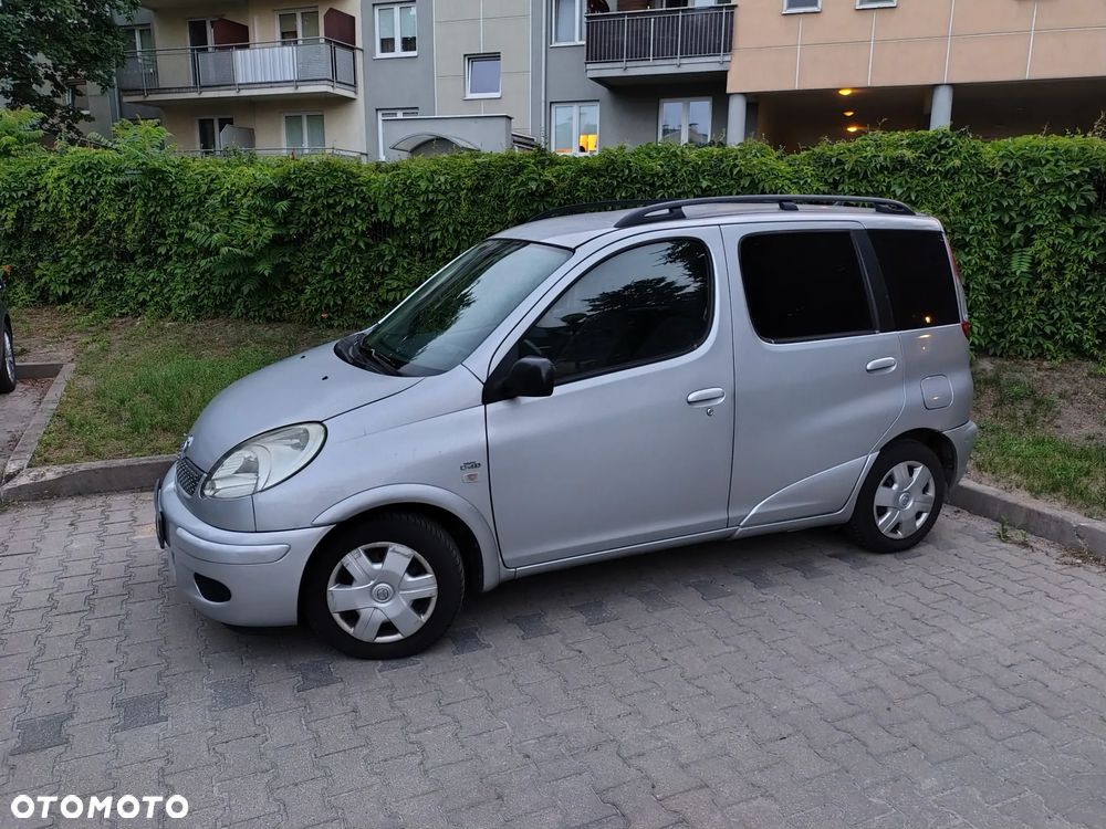 Toyota Yaris Verso 1.4 D-4D Sol - 4