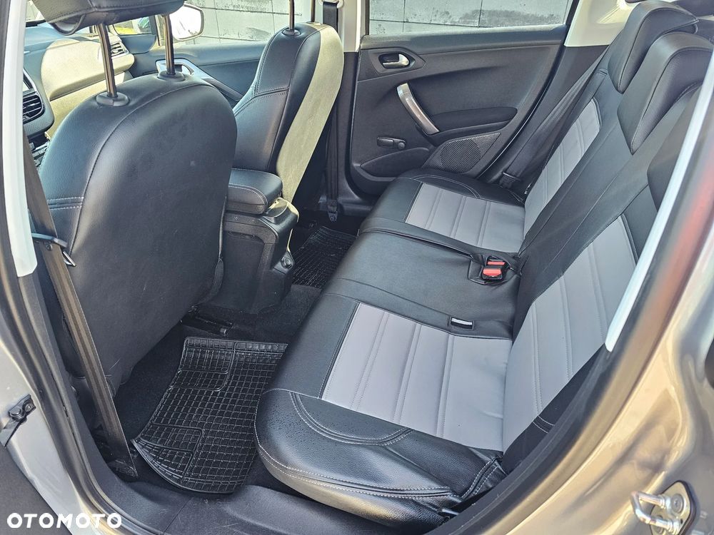 Peugeot 2008 1.2 Pure Tech Style S&S - 13