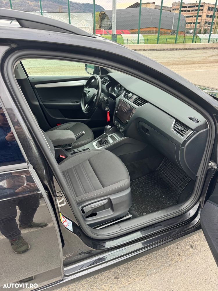 Skoda Octavia 1.6 TDI DSG Ambition - 15