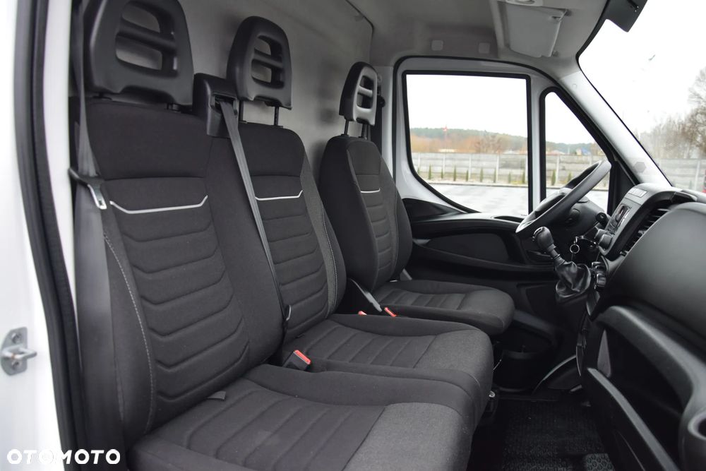 Iveco DAILY 35S12 / 2.3 - 120 KM / DOSTAWCZE / BLASZAK / KLIMA / TEMPOMAT / KLIMA / TRYB CITY / SERWISOWANY / SPROWADZONY Z NIEMIEC - 36