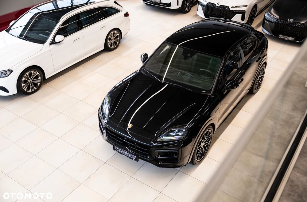 Porsche Cayenne Turbo E-Hybrid PHEV - 11